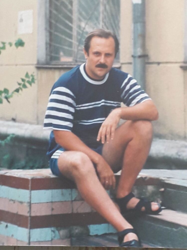  19206633  Yevgeniy, 59 ,    