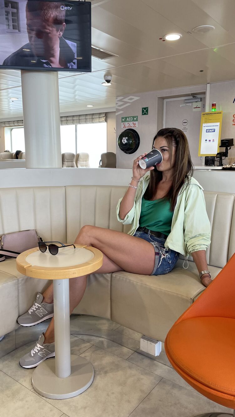  ,   Aneta, 39 ,   c 