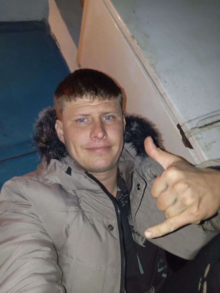  40750753  Dmitry, 28 ,    