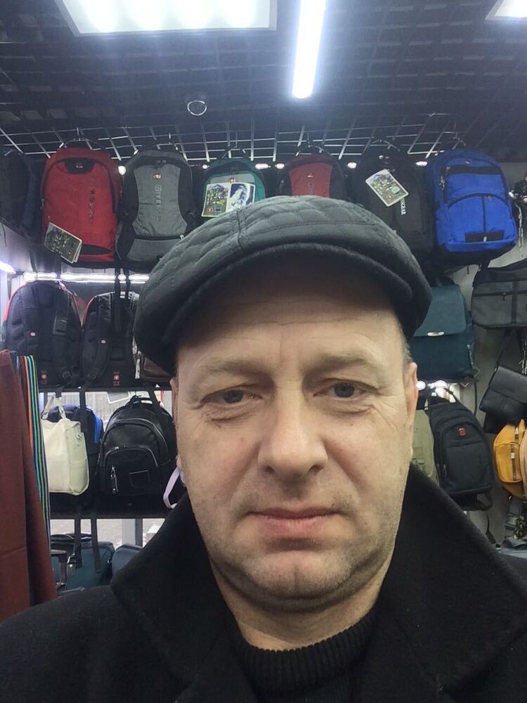  28593833  Andrei, 49 ,     