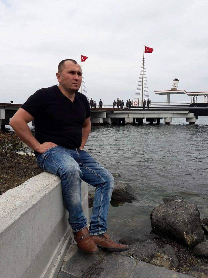  40626443  Tuncay, 40 ,    