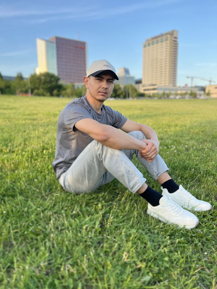  53397443  Dilshodbek, 29 ,    