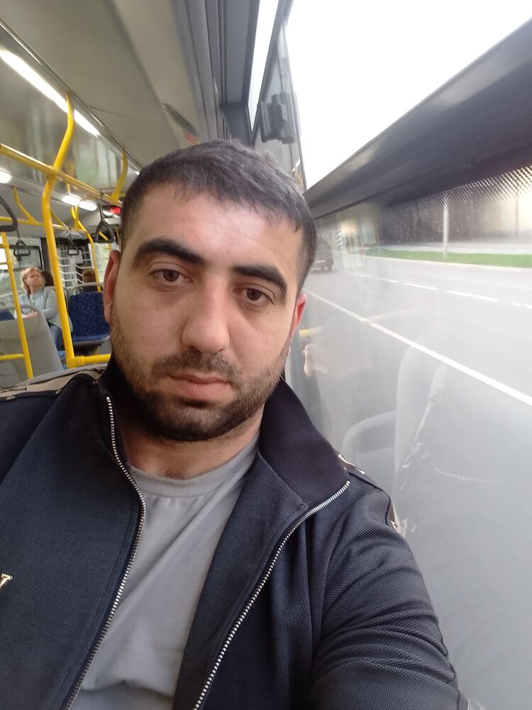  42795853  , 37 ,    