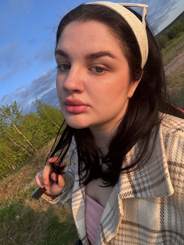  ,   Tata, 21 ,  