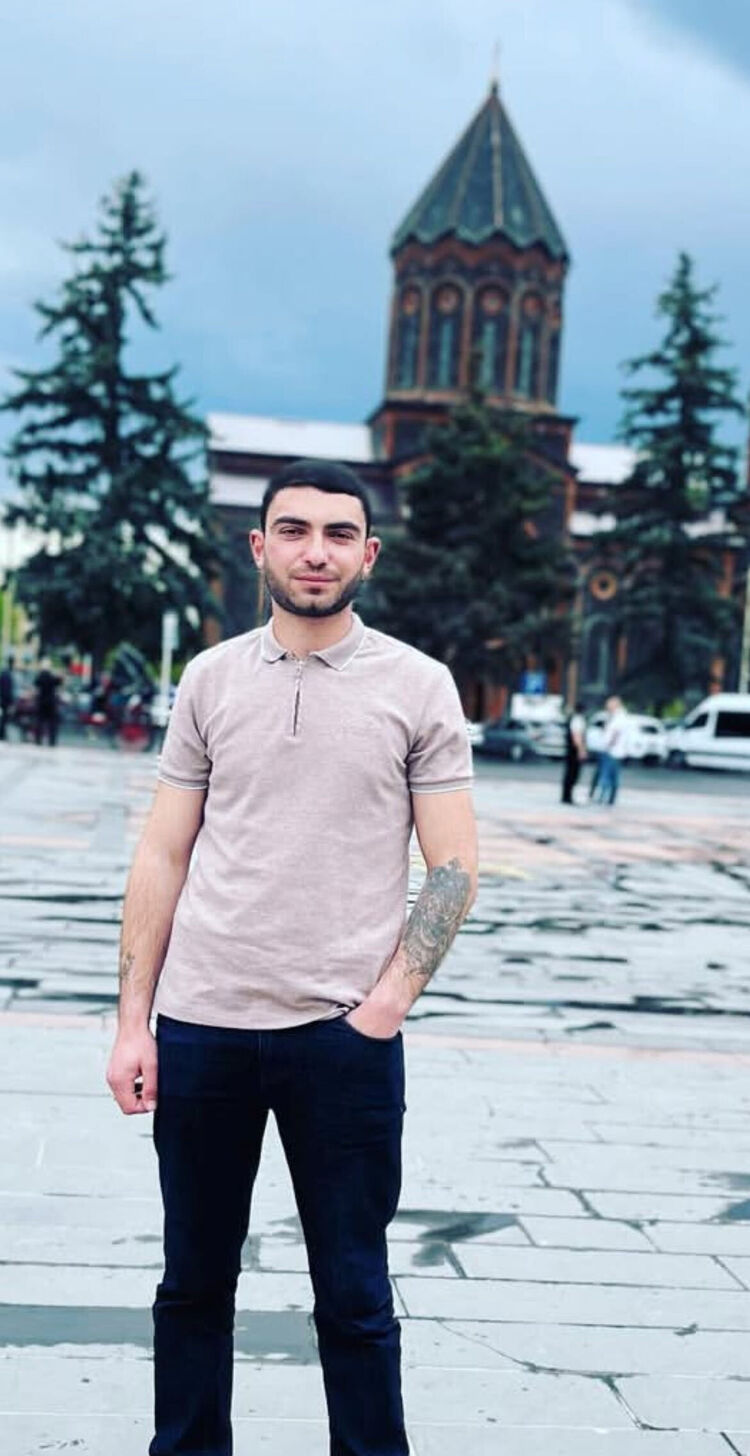  ,   Arabo, 23 ,   ,   