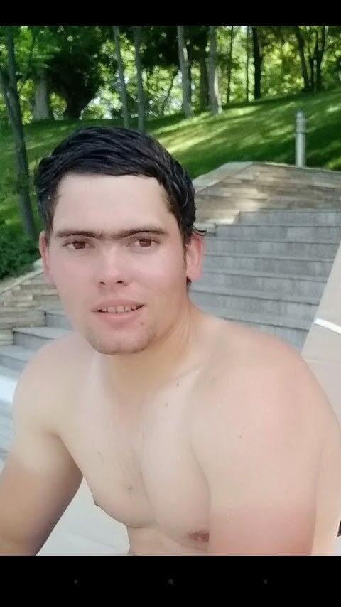  15957873  Denis, 32 ,    