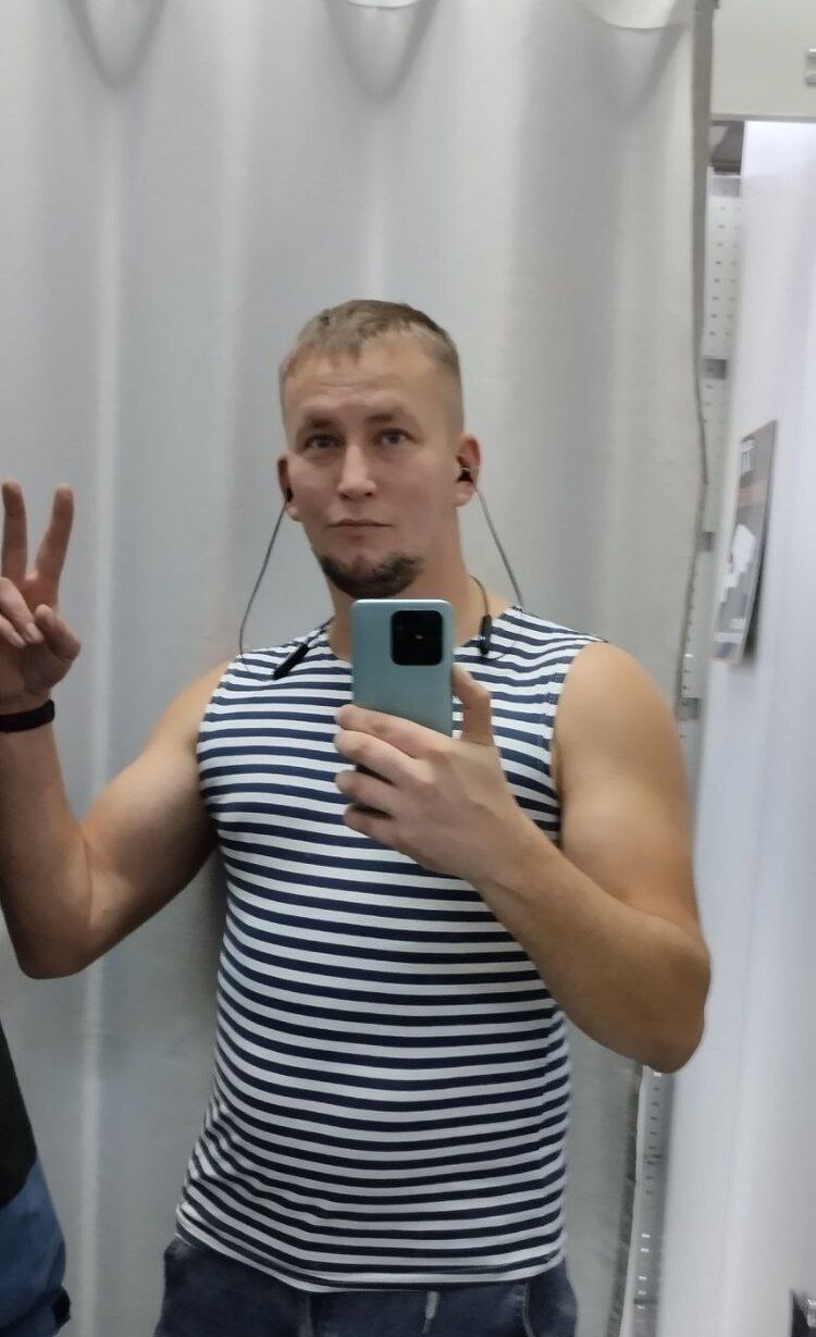  53873973  Alexander, 33 ,    