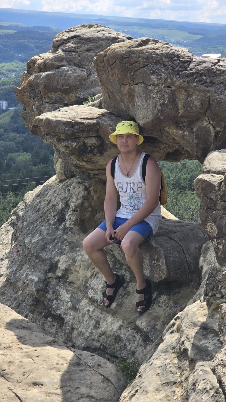  53220123  Nikolay, 38 ,    