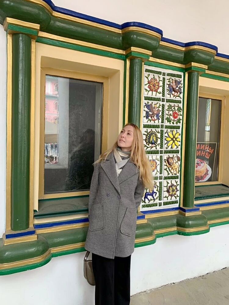  ,   Elena, 42 ,     , c 