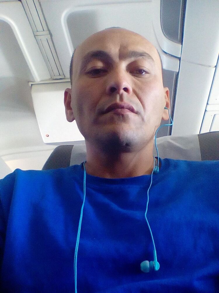  46894593  Ismail, 43 ,    
