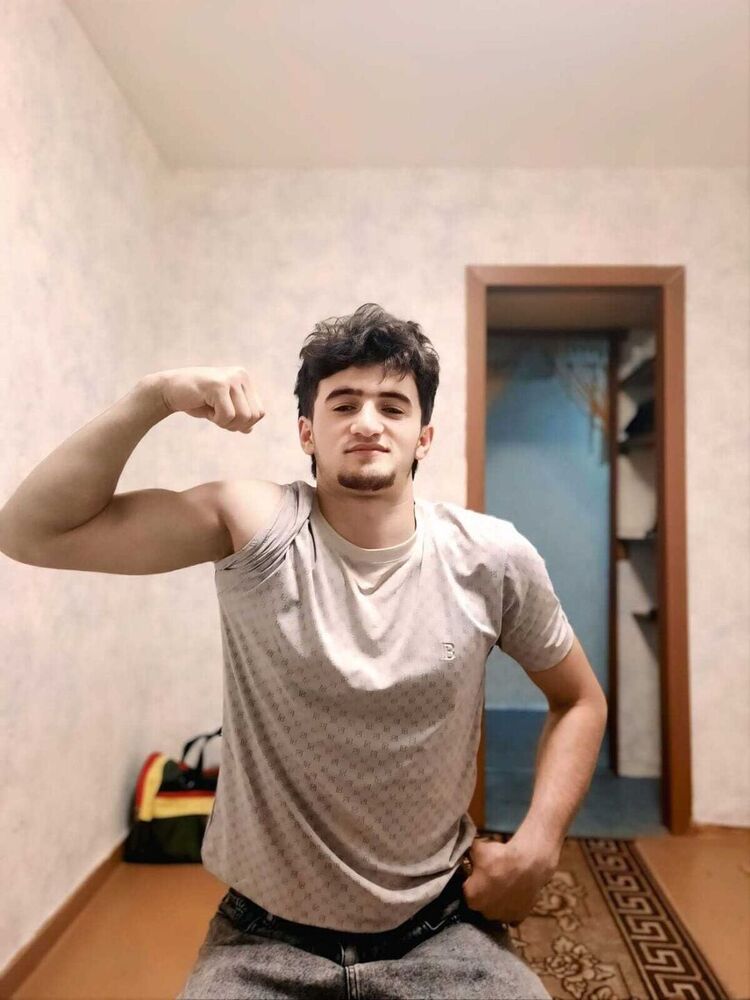  53876453  Ralik, 25 ,    