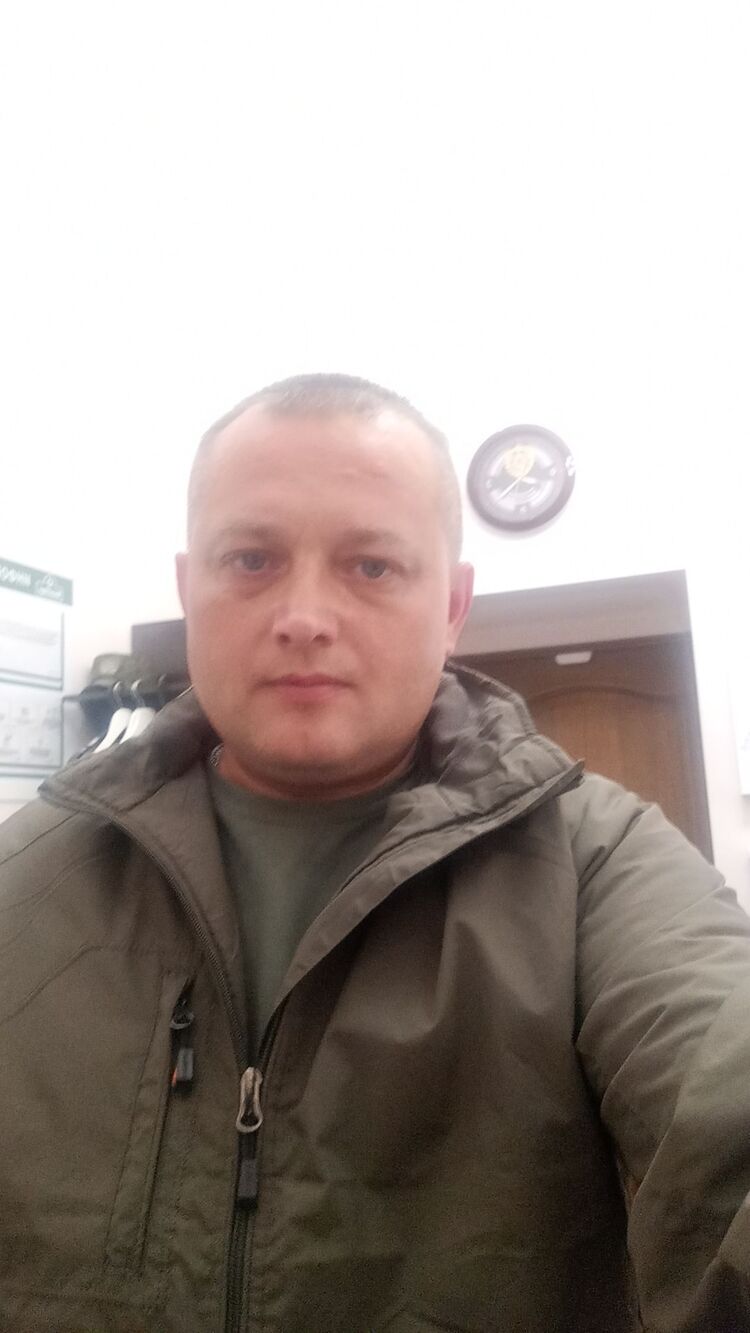  37752853  , 41 ,    --