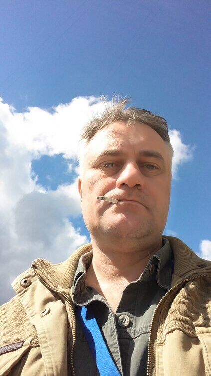  40565733  Andrew, 56 ,    