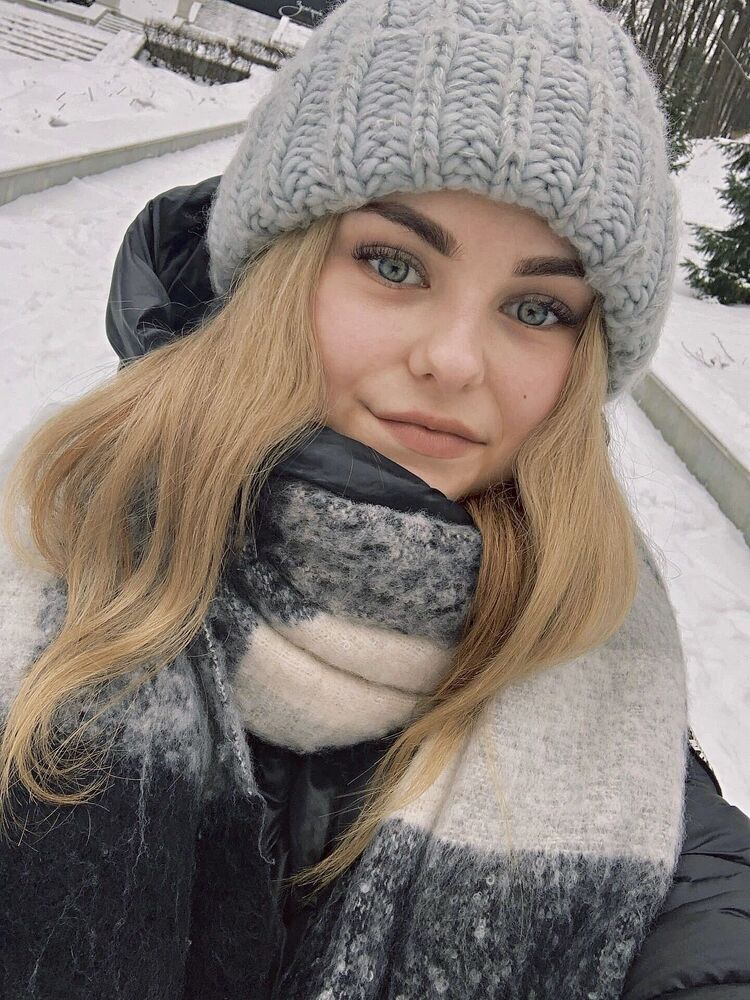  31474963  Anya, 21 ,    