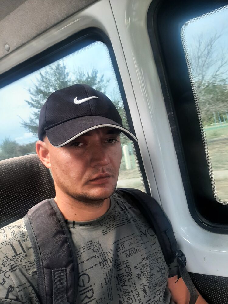  ,   Samir, 33 ,     