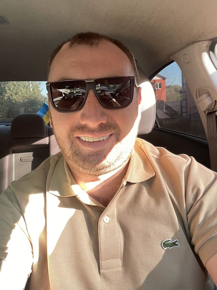  ,   Vitalii, 39 ,   ,   