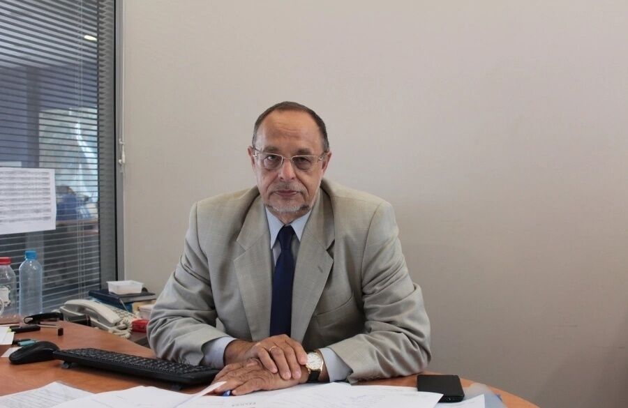  53735113  , 60 ,    -