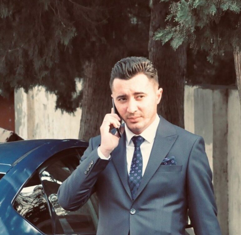  21438153  Emil, 37 ,    