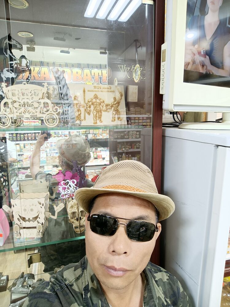 ���������� �����������, ���� ������� Bruce, 37 ���, ������������ ��� ������, ����� � ���������, c�������� ���������