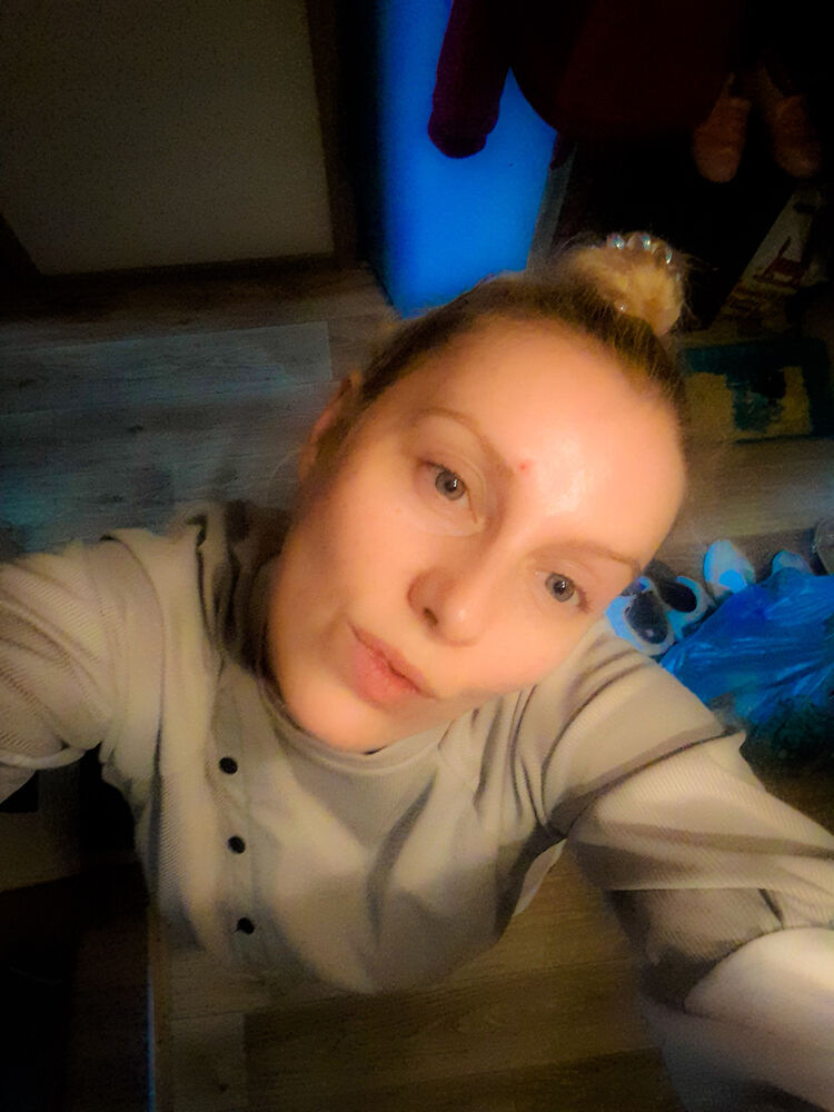  35275143  Elena, 100 ,    -