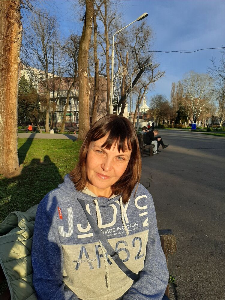  43589503  Elena, 49 ,    