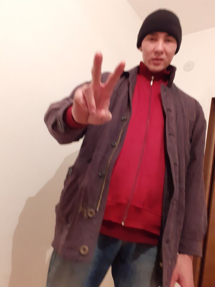  21268533  Darhan, 31 ,    