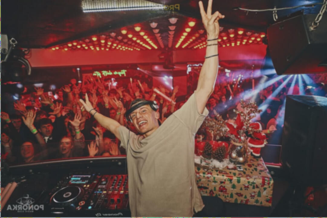  54538673  Sergey, 34 ,    