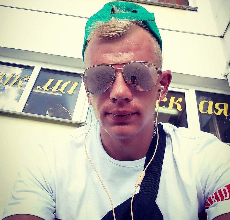  22908803  Andrei, 29 ,    