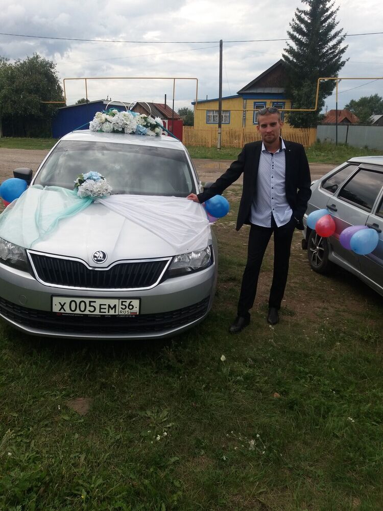  22208253  Denis, 29 ,    