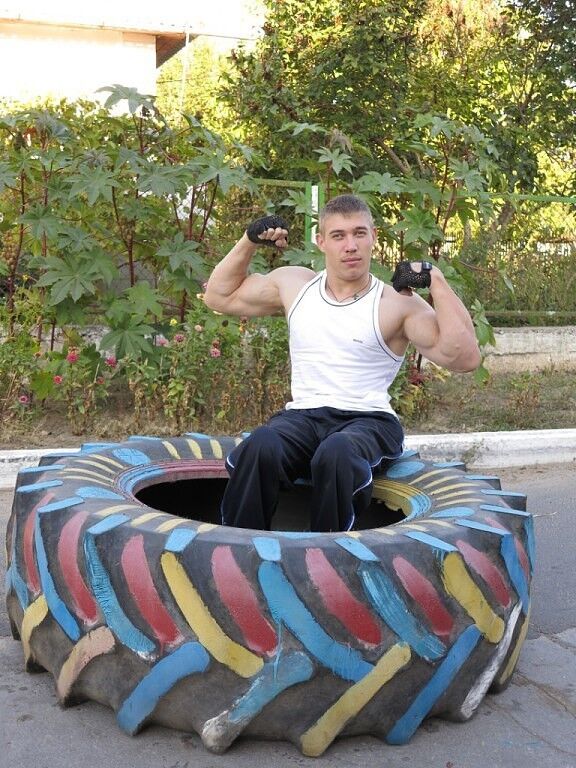  9877593  Denis, 33 ,    