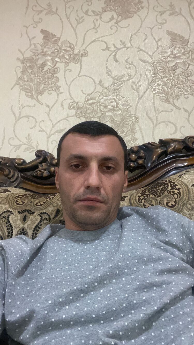  44177963  Hayk, 25 ,    