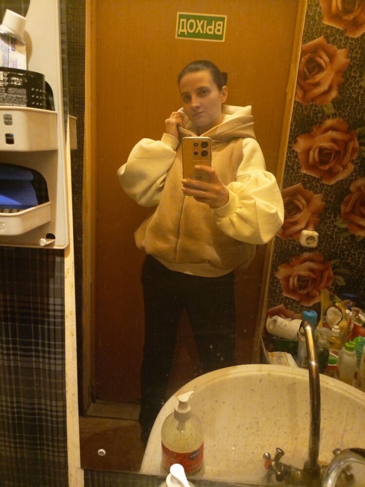  ,   Elena, 34 ,   ,   