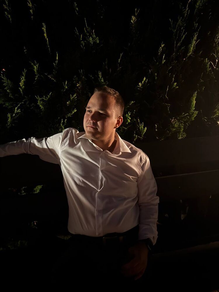  53525093  Maksim, 32 ,    