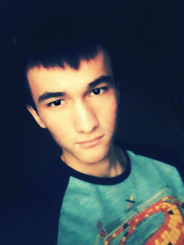  8470403  B o B u R, 27 ,    