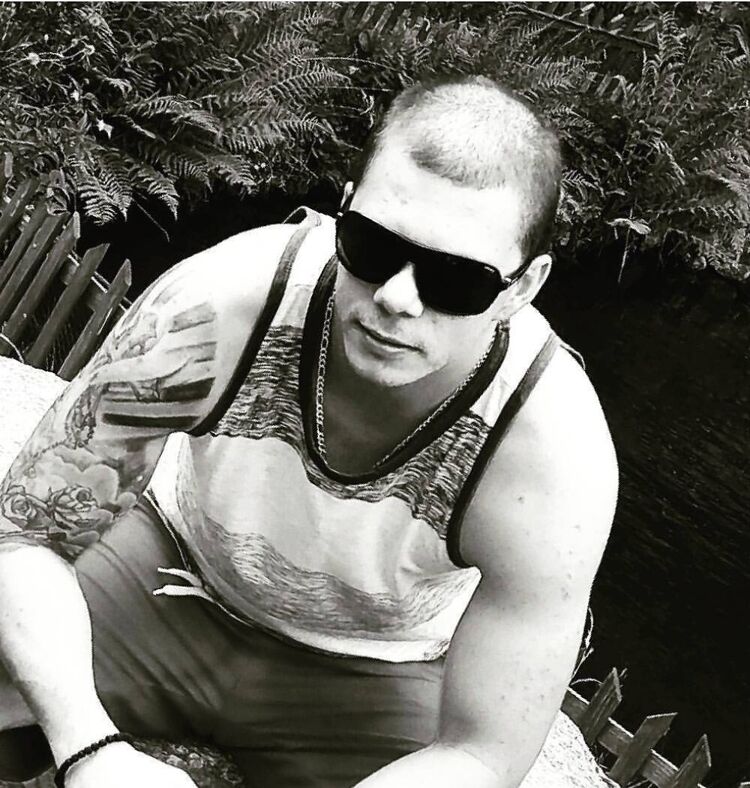  ,   Tony, 39 ,   ,   , c 