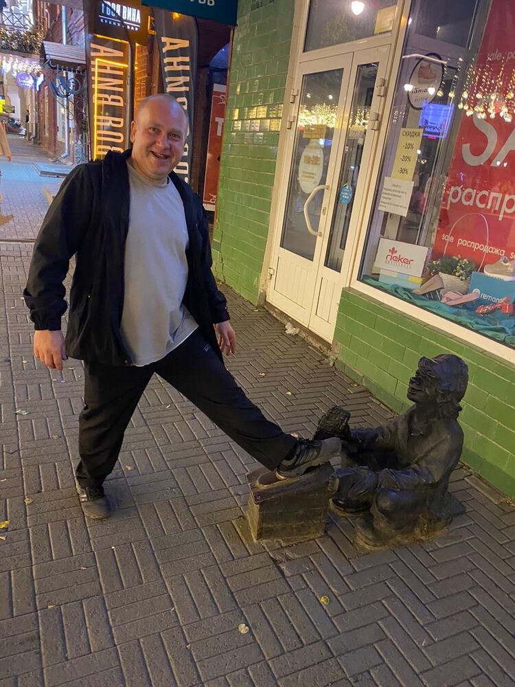  ,   Viktor, 43 ,   ,   , c , 