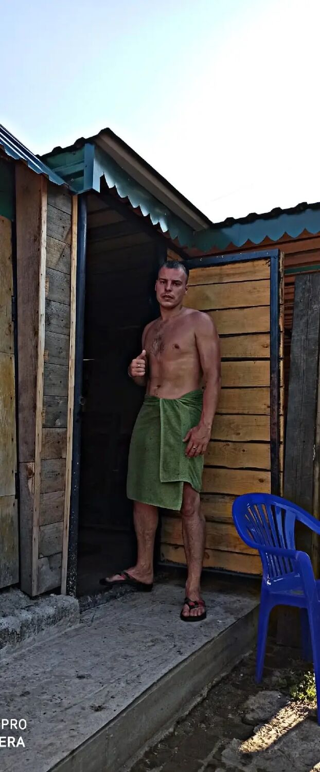  26626333  Alexander, 29 ,    -