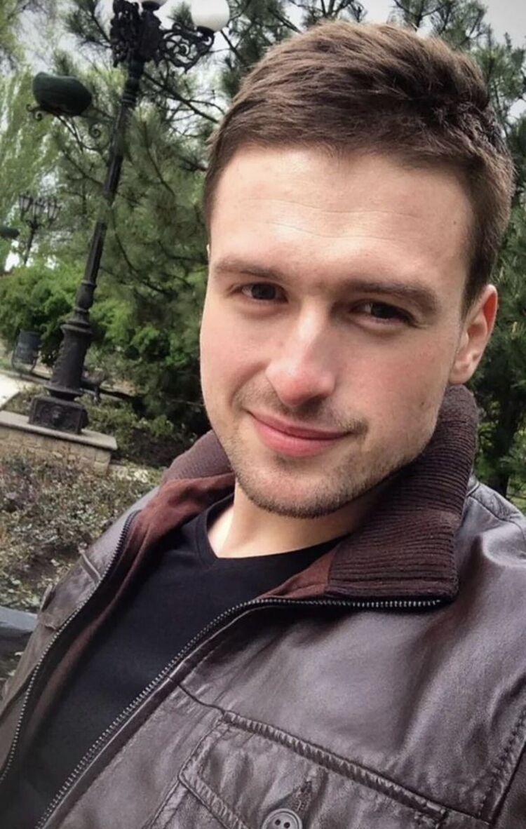  54694943  Dina, 29 ,     