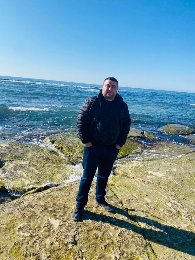  19158853  Nugzari, 41 ,    