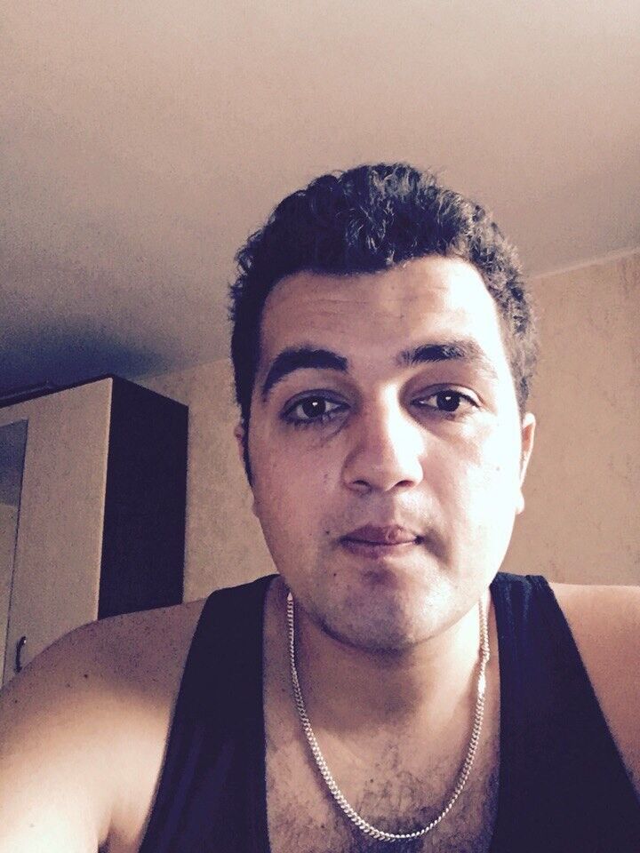  8239533  Karim, 35 ,    