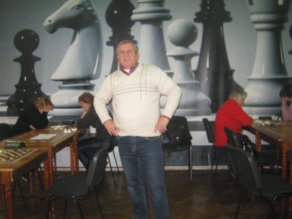  18664763  David, 64 ,    