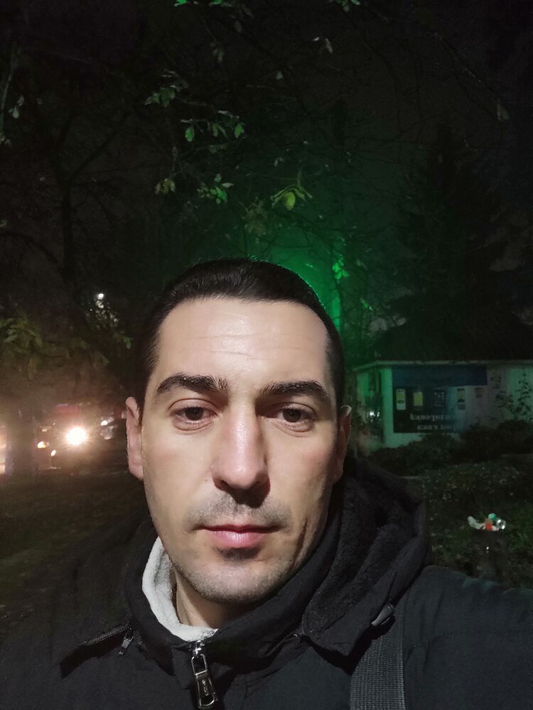  ,   Dorin, 40 ,   ,   , c , 