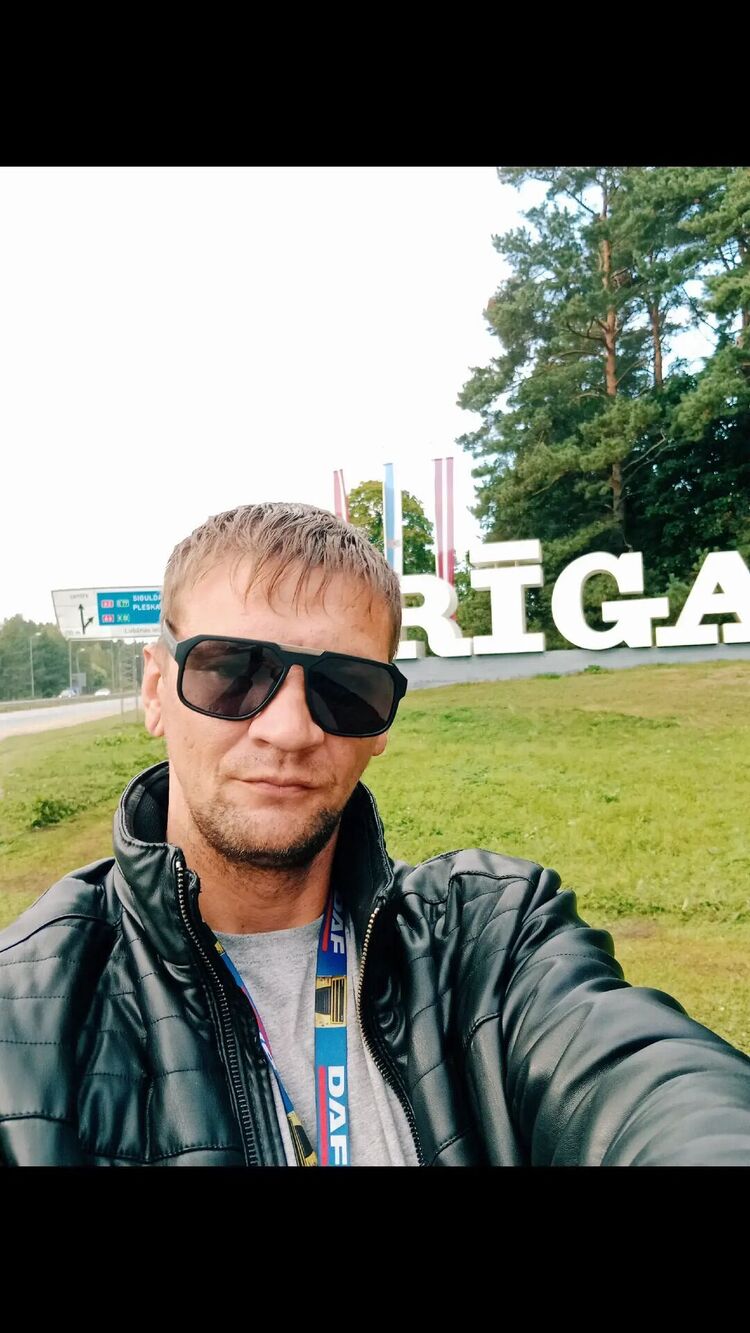  54449423  ARTYOM, 32 ,    