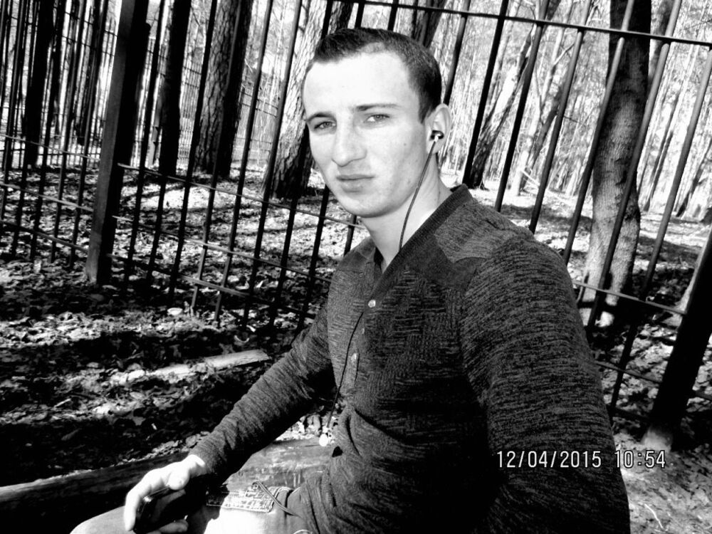  -,   Victor, 32 ,   ,   , c 