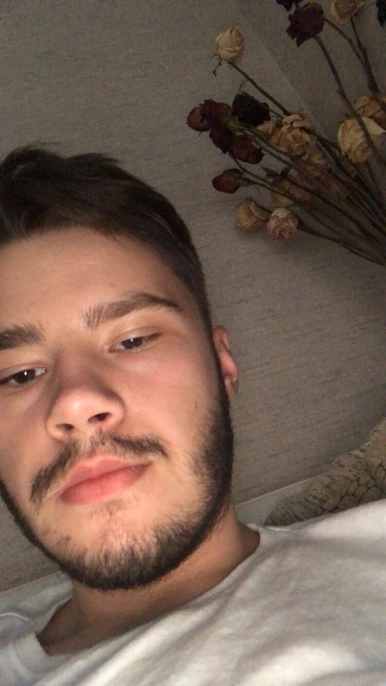  39735423  Ivan, 22 ,    