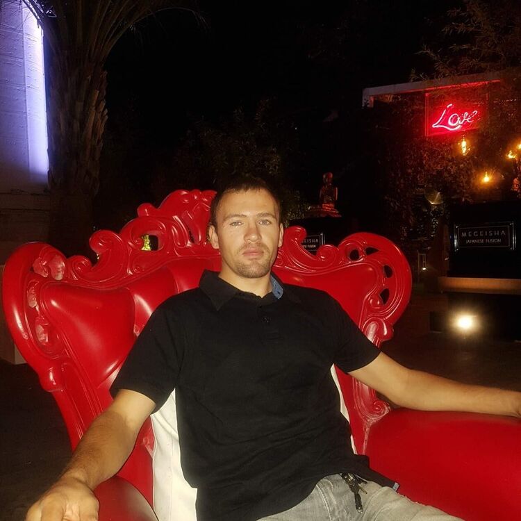  48726043  Dimitri, 36 ,    