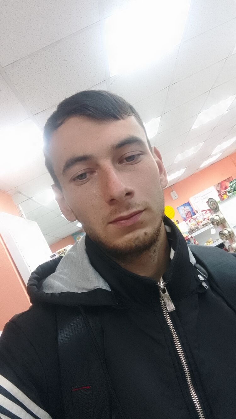  46922873  Maxim, 23 ,    