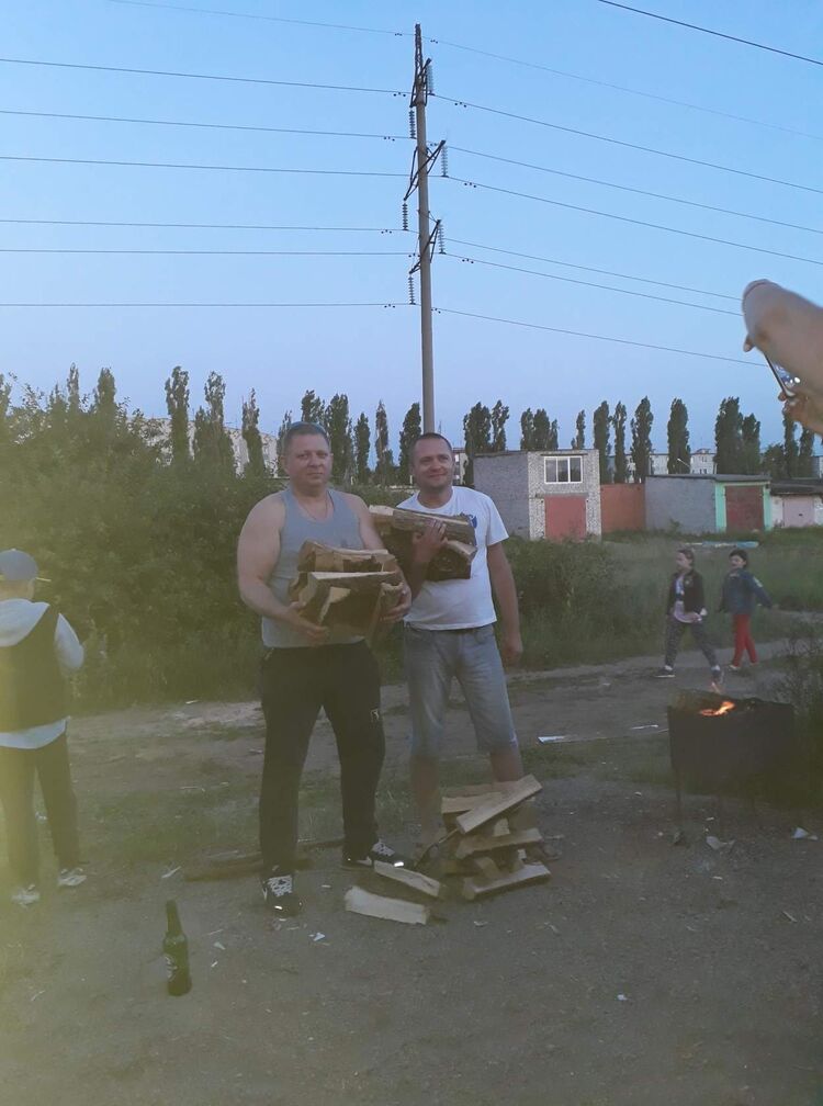 41284213  , 47 ,    