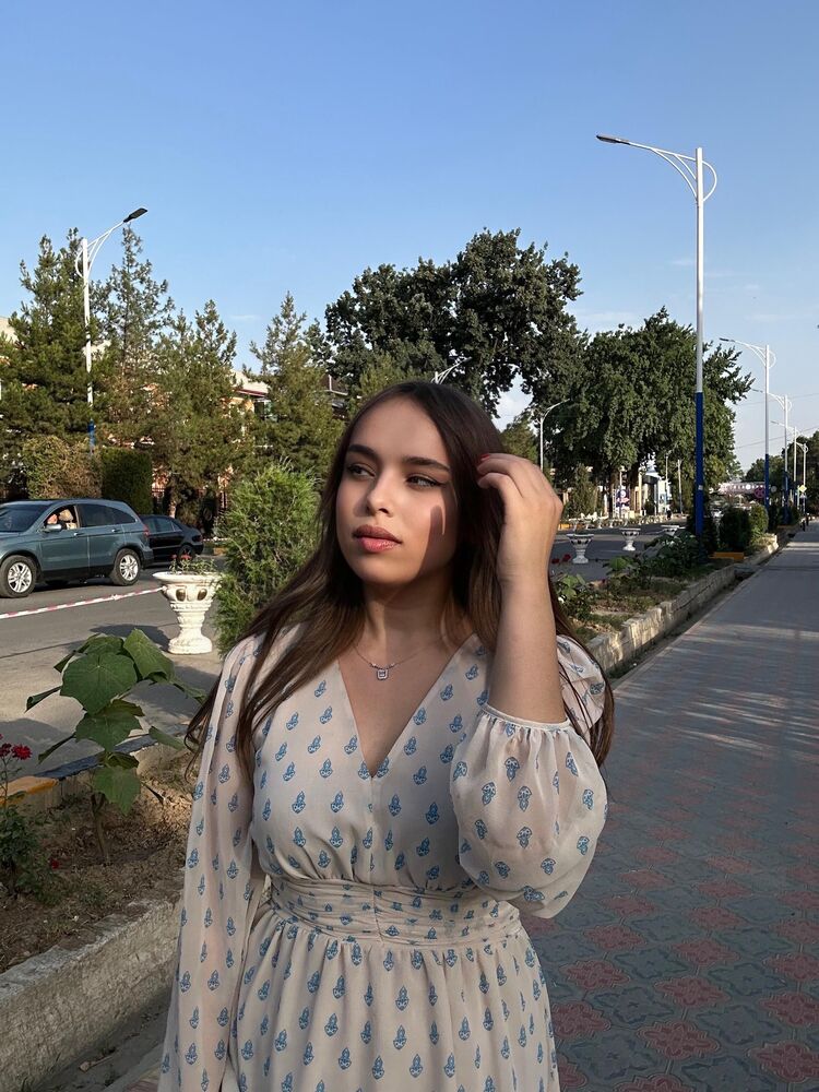  41730643  Sabrina, 21 ,    