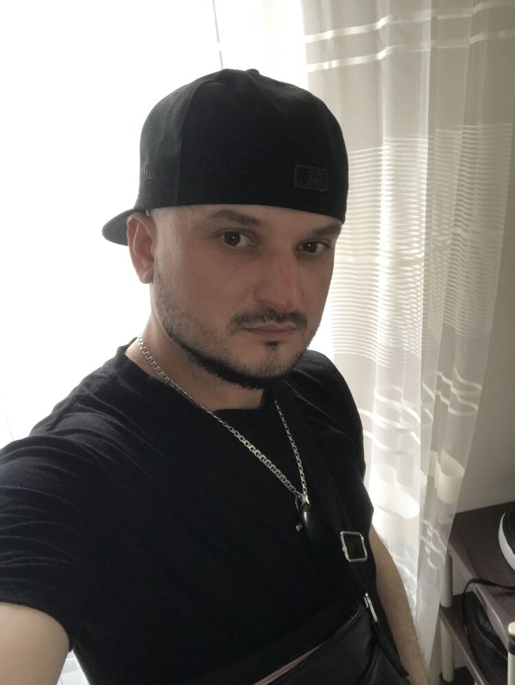  39877403  , 33 ,    